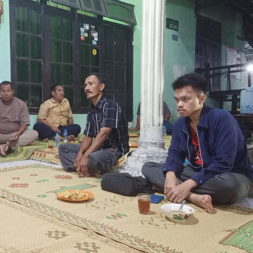 RAPAT PERSIAPAN TRADISI NYADRAN DI SAMBILEGI DIHADIRI PENGURUS PADUKUHAN SAMBILEGI LOR DAN KIDUL