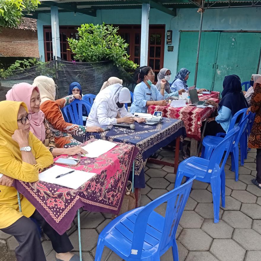 POSYANDU PARIPURNA SAMBILEGI LOR MENGGANDENG PUSKESMAS DEPOK 1